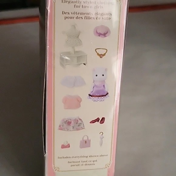 Calico Critters Fashion Play Set - Town Girl Series - Persian Cat - Picture 9 of 11